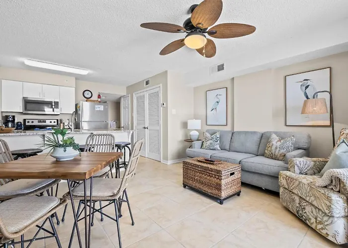 Royal Palms 1006 *
